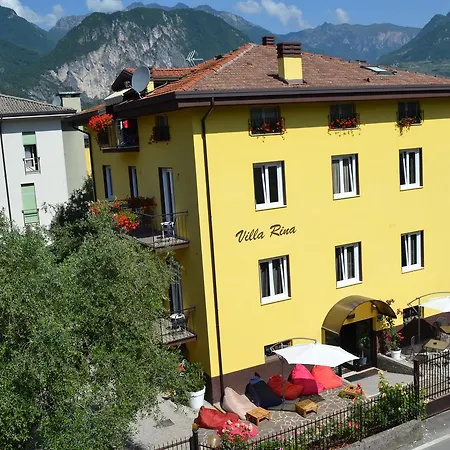 Hotel Rina *
